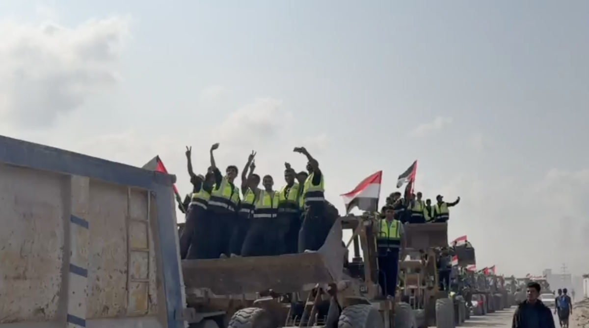 اللجنة المصرية تبدأ تجريف أرض نتساريم لإنشاء أكبر مخيم إيواء في قطاع غزة