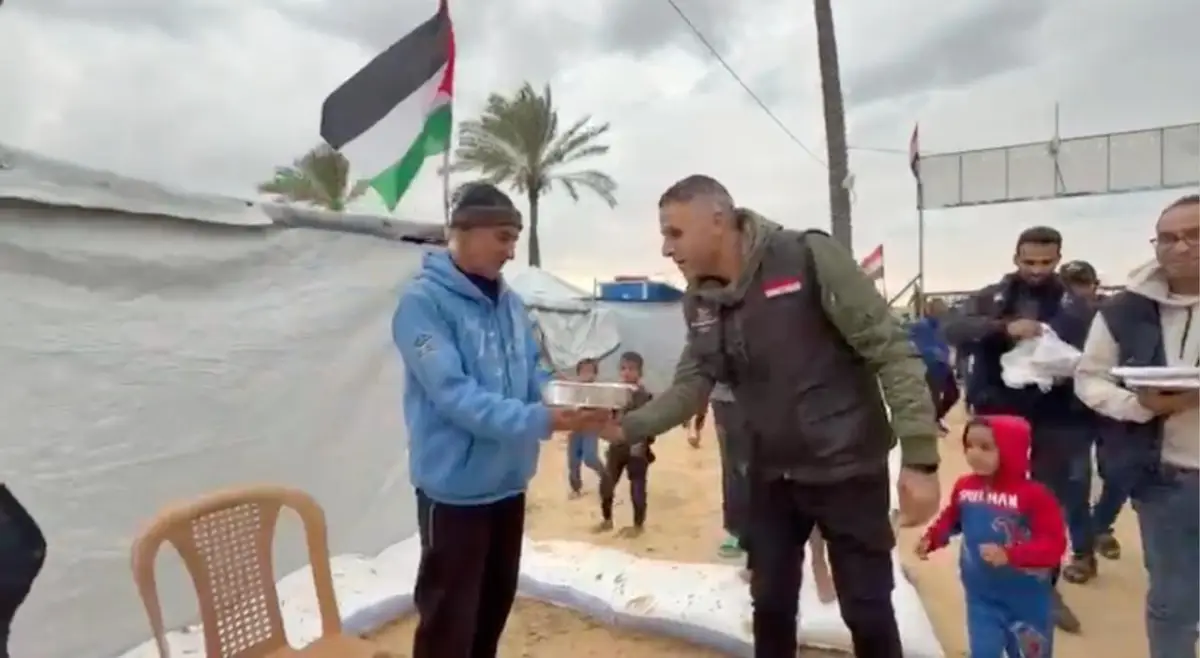 اللجنة المصرية وبالتعاون مع المطبخ المركزي العالمي تواصل دعمها لغزة وتوزّع آلاف الوجبات الغذائية على المتضررين