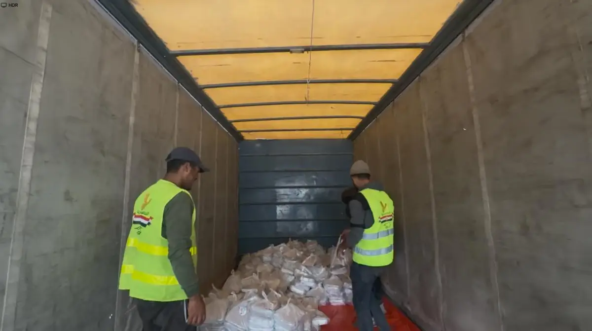 اللجنة المصرية وبالتعاون مع المطبخ المركزي العالمي تواصل دعمها لغزة وتوزّع آلاف الوجبات الغذائية على المتضررين