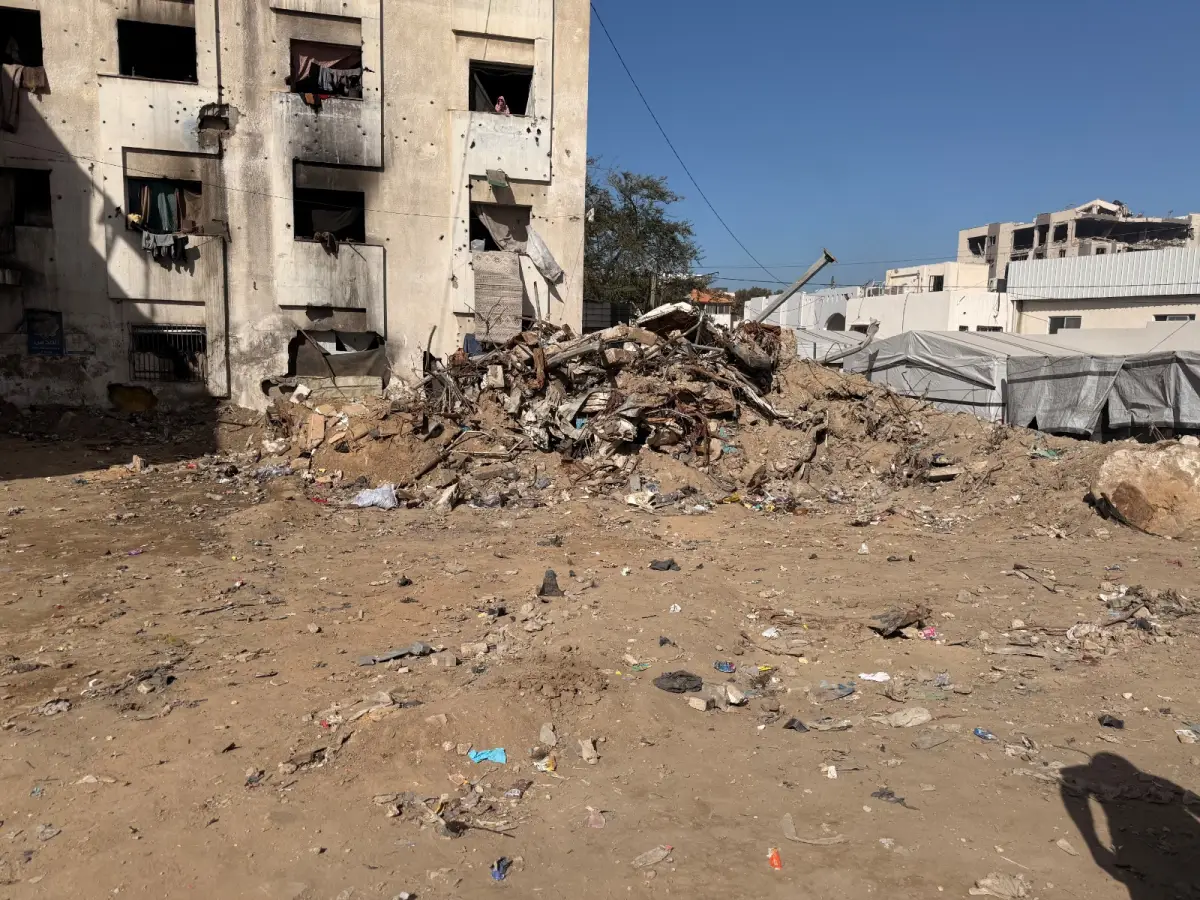 جهود اللجنة المصرية في إزالة الركام شمال قطاع غزة