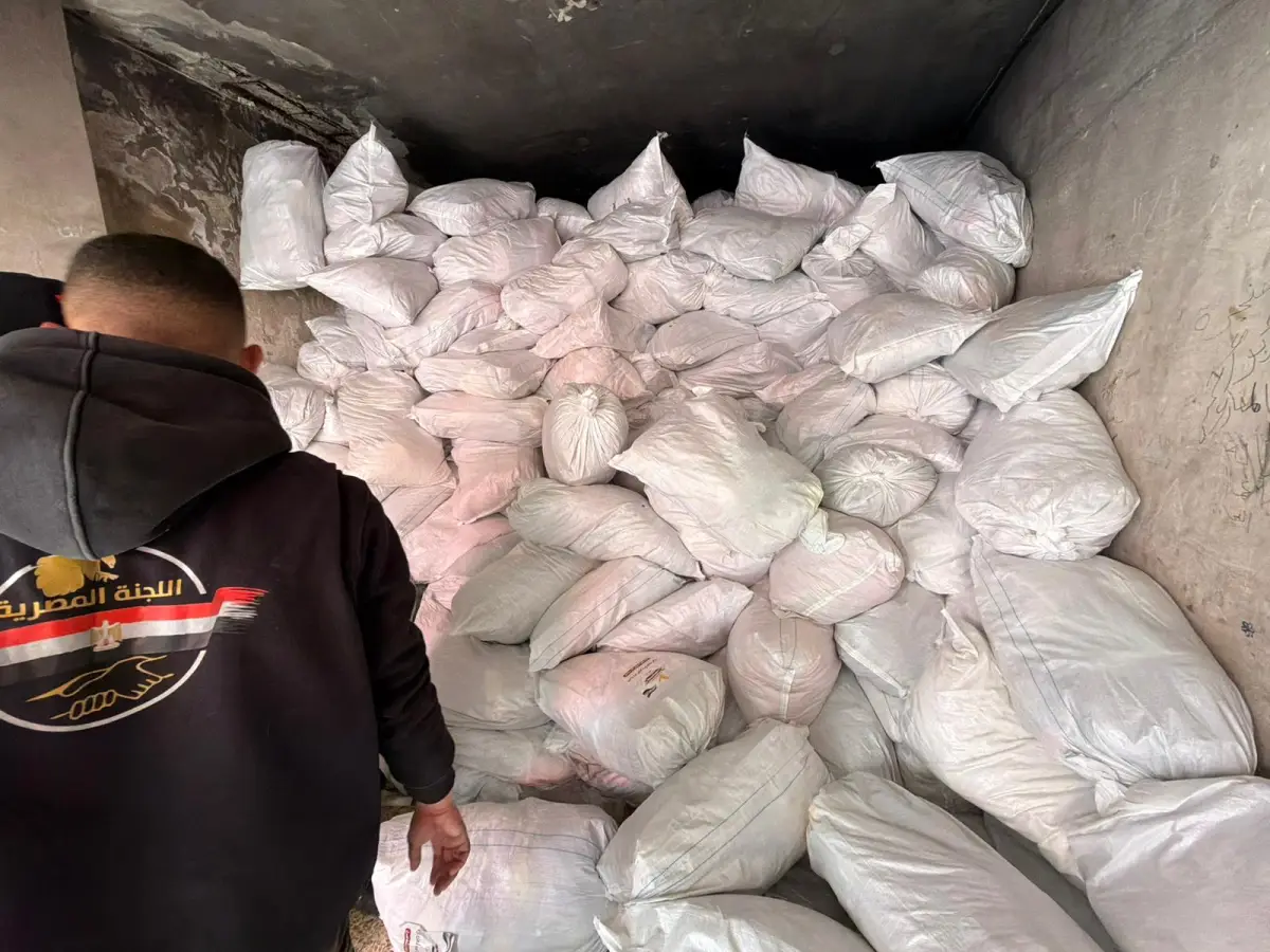 حملة توزيع الملابس من زاد العزة لأهل قطاع غزة