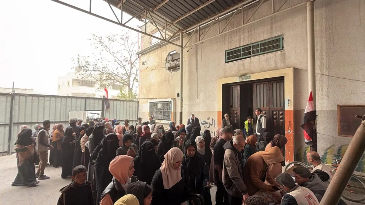 حملة توزيع الملابس من زاد العزة لأهل قطاع غزة