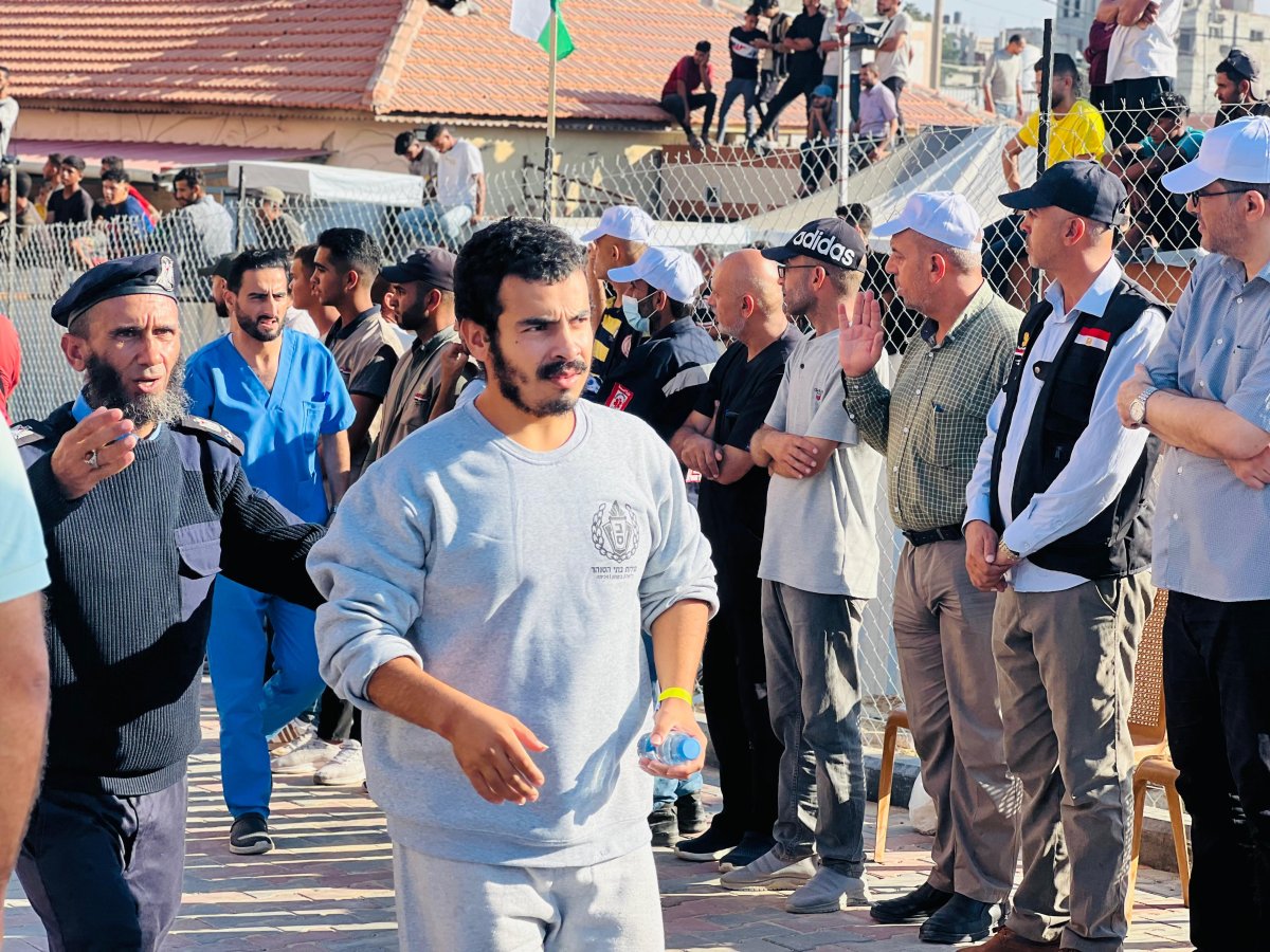 Egypt-International Cooperation to Transport Released Prisoners: Egyptian Committee Coordinates with Red Cross to Ensure Safe Return