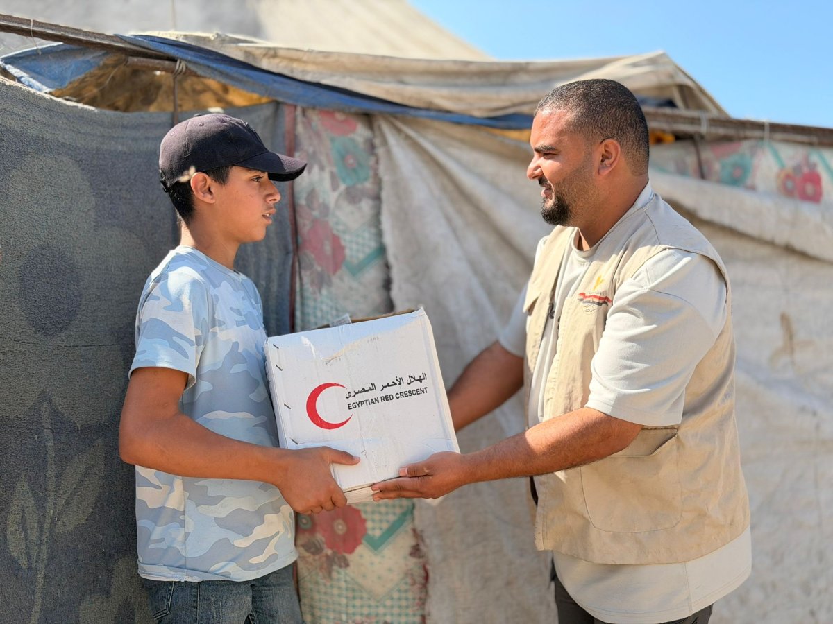The Egyptian Committee for the Relief of the People of Gaza Cooperates with the Egyptian Red Crescent to Enhance Humanitarian Support