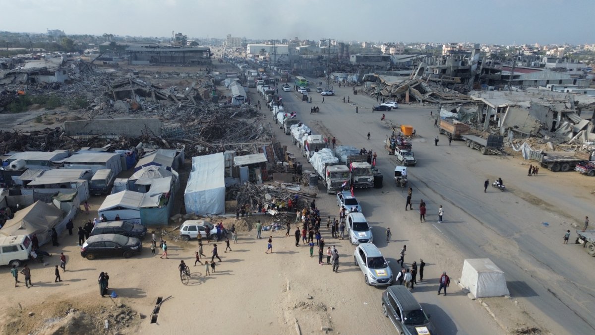 Egyptian Committee opens relief center, sends 50 aid trucks to Gaza