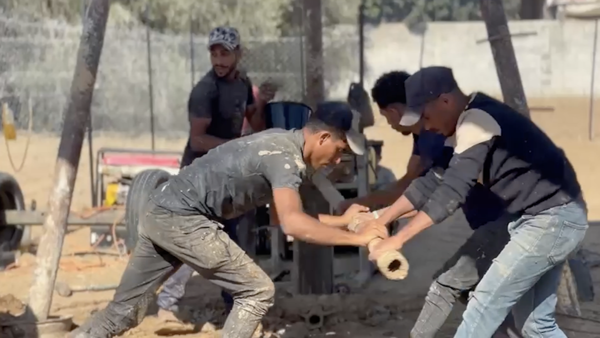The Egyptian Committee for the Relief of the People of Gaza Digs Water Wells Inside Shelter Camps in Southern and Northern Gaza Strip