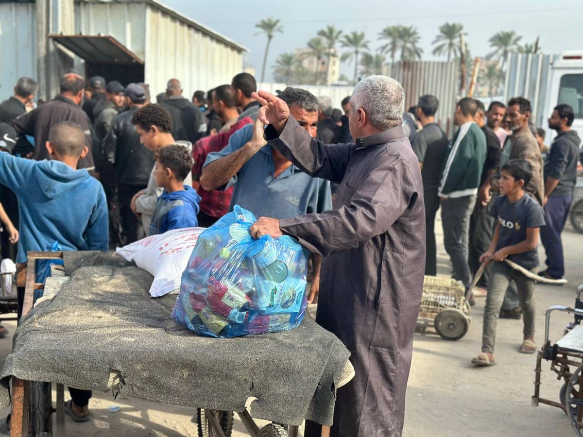 Under the ‘Hearts Across Borders’ Campaign: Egyptian Committee Sustains Delivery of Lifesaving Aid in Khan Yunis