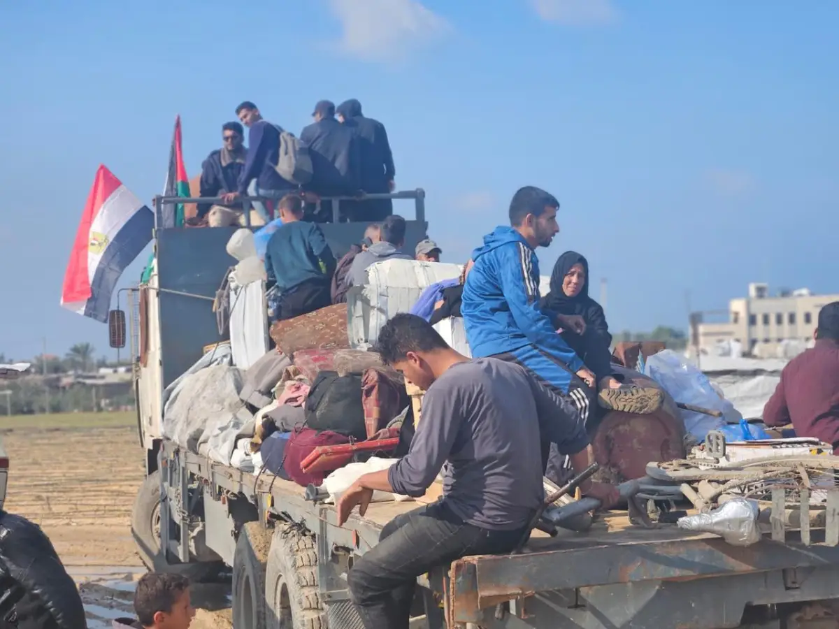Egyptian Committee Launches Relief Convoy Relocating Displaced Families North, Providing Comprehensive Shelter Assistance