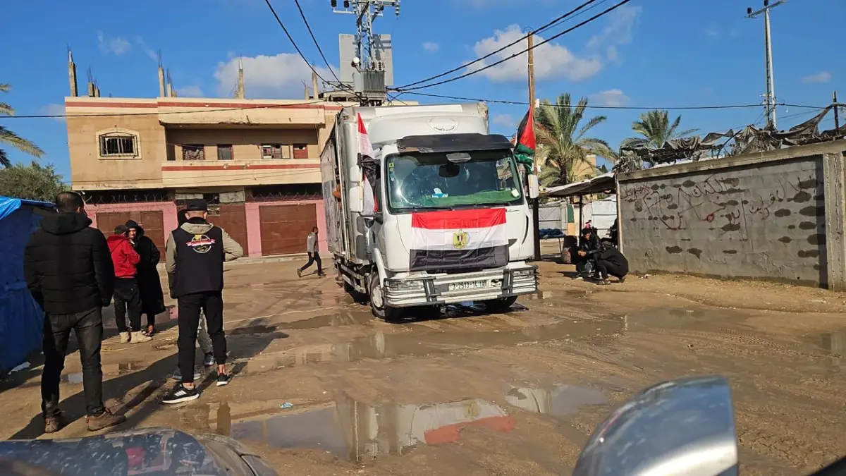 Egyptian Committee Launches Relief Convoy Relocating Displaced Families North, Providing Comprehensive Shelter Assistance