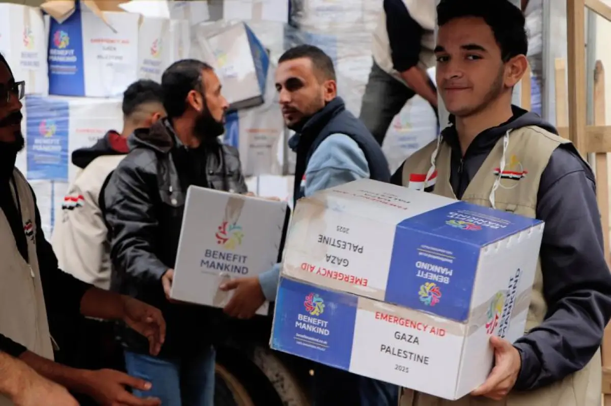 Distribution of Health, Food Parcels, and Household Items in Egyptian Camp (4)