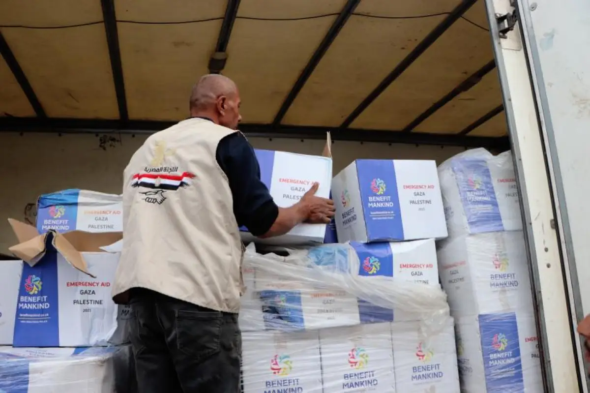 Distribution of Health, Food Parcels, and Household Items in Egyptian Camp (4)