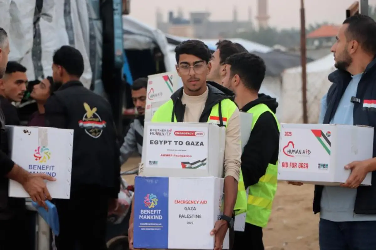 Distribution of Health, Food Parcels, and Household Items in Egyptian Camp (4)