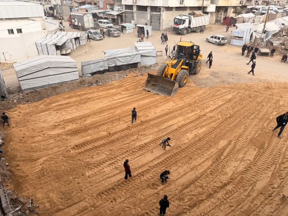 Efforts by the Egyptian committee to remove rubble in northern Gaza Strip