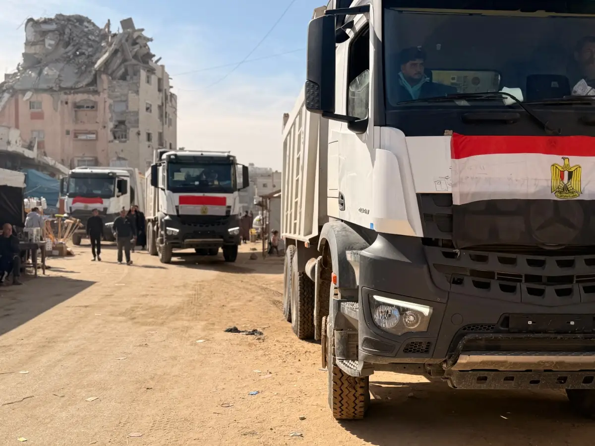 Efforts by the Egyptian committee to remove rubble in northern Gaza Strip