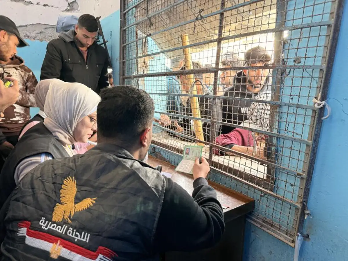 The Egyptian Committee distributes 1,000 cartons of milk in eastern Gaza