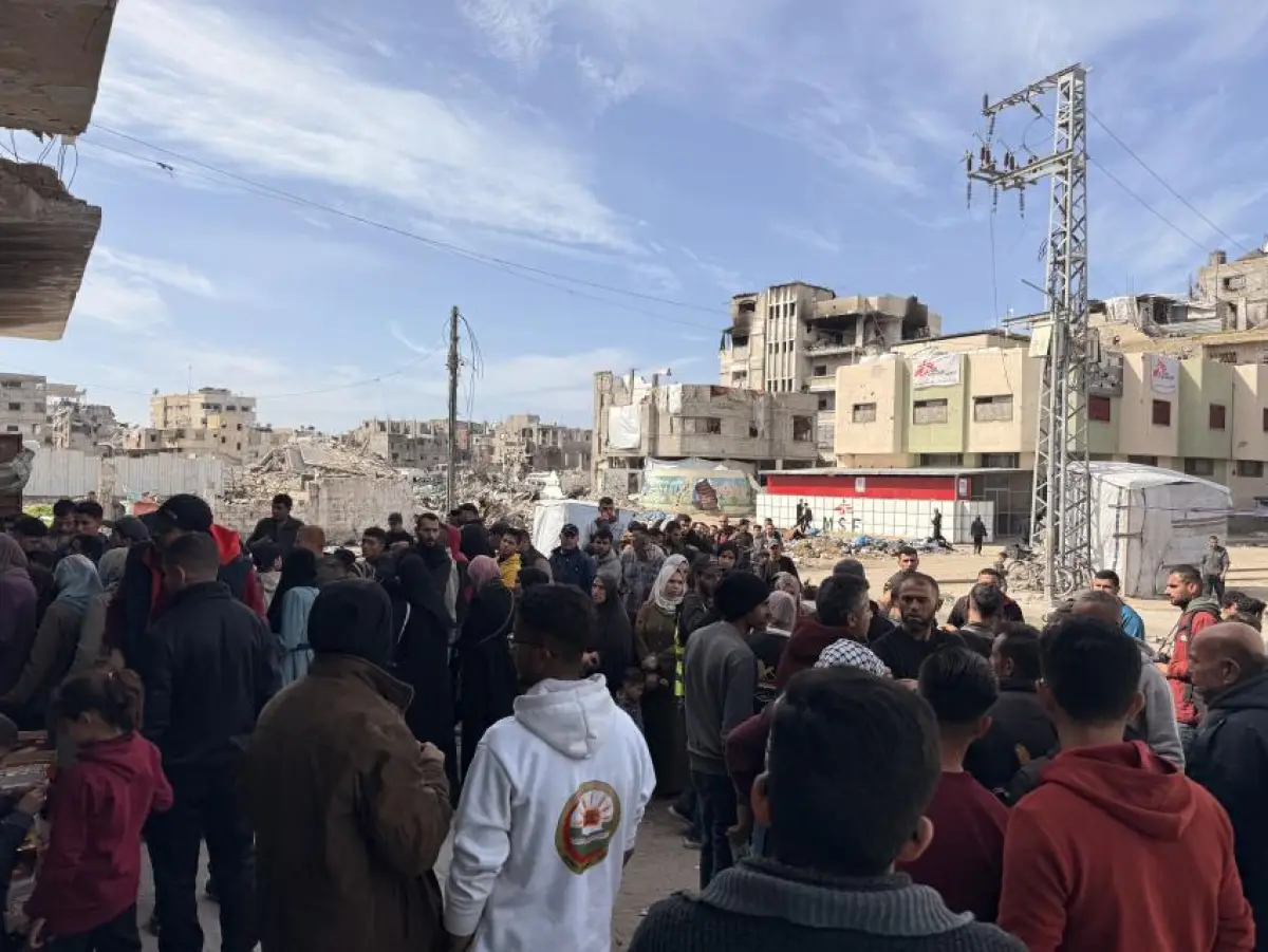 The Egyptian Committee distributes 1,000 cartons of milk in eastern Gaza