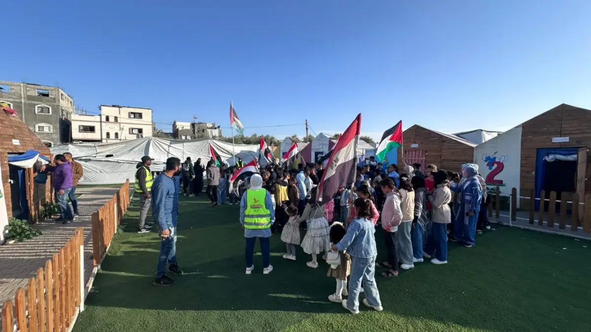 Organizing an awards ceremony at an Egyptian camp