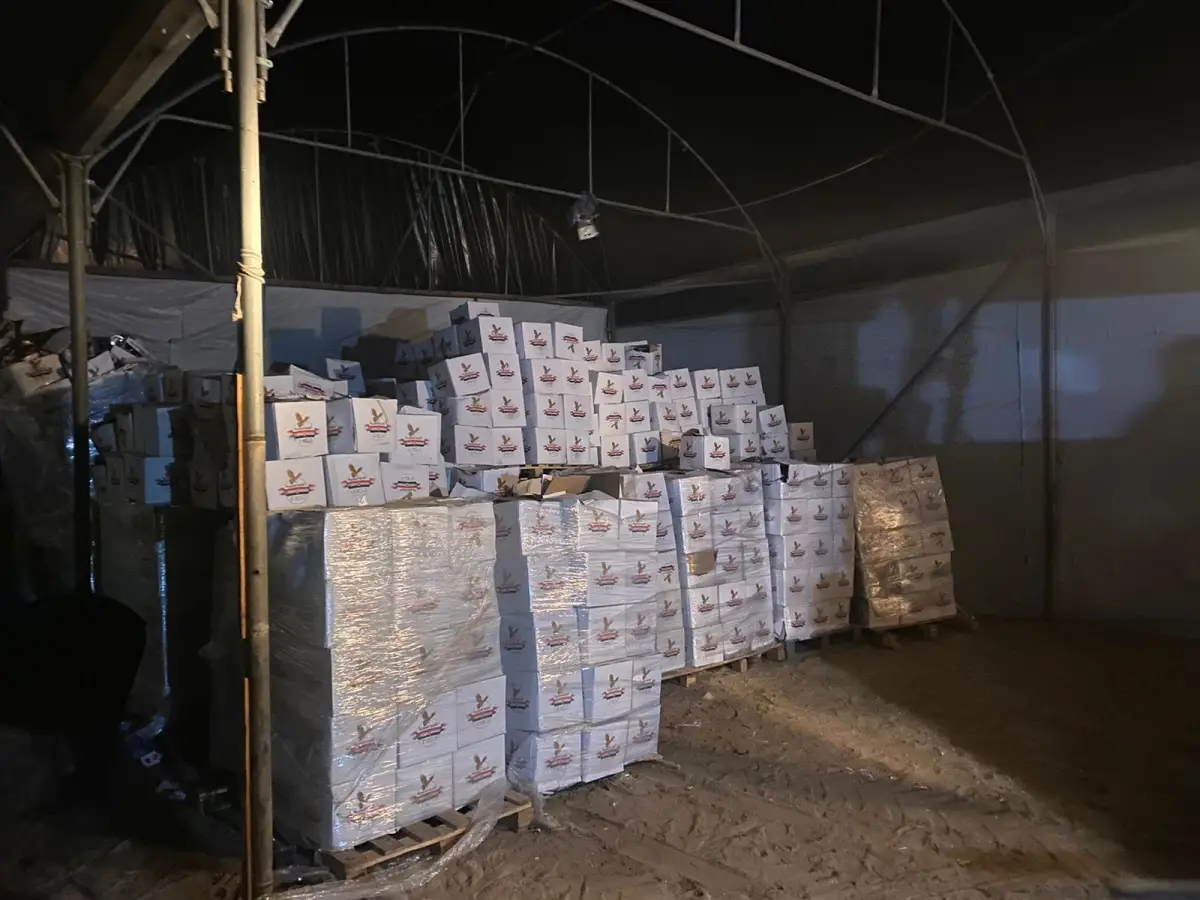 For the second day in a row, the Egyptian Committee continues to distribute aid packages to our people in the Gaza Strip