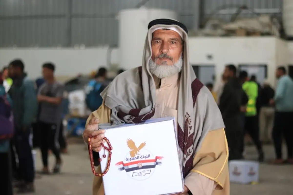 Distribution of food parcels in collaboration with the International Kitchen