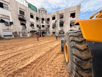 Efforts by the Egyptian committee to remove rubble in northern Gaza Strip